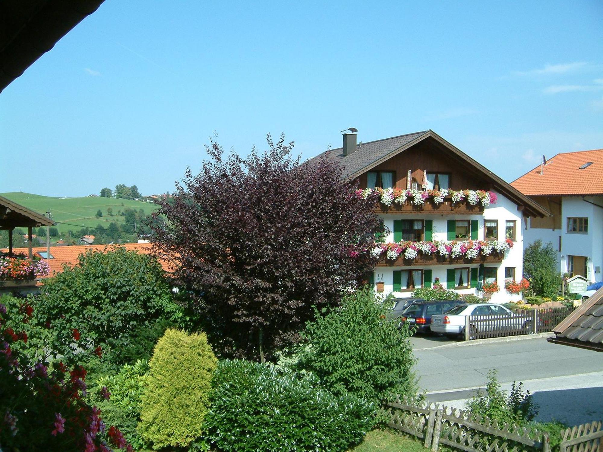 Hotel Gaestehaus Alpina Bad Kohlgrub Esterno foto