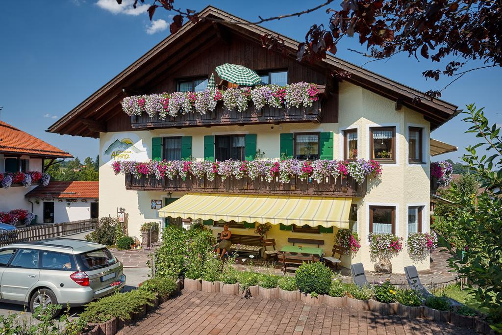 Gaestehaus Alpina Bad Kohlgrub Esterno foto