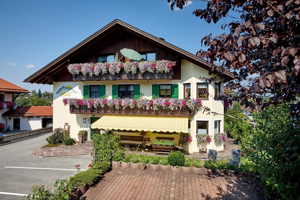 Gaestehaus Alpina Bad Kohlgrub Esterno foto
